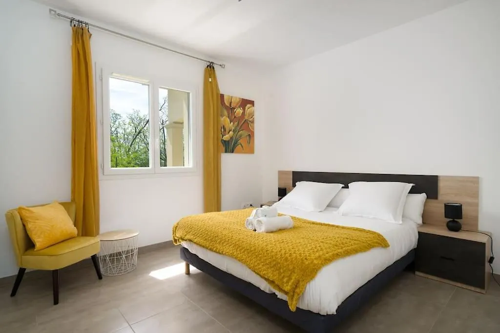 Seyssuel • Villa Paisible • Hostisy