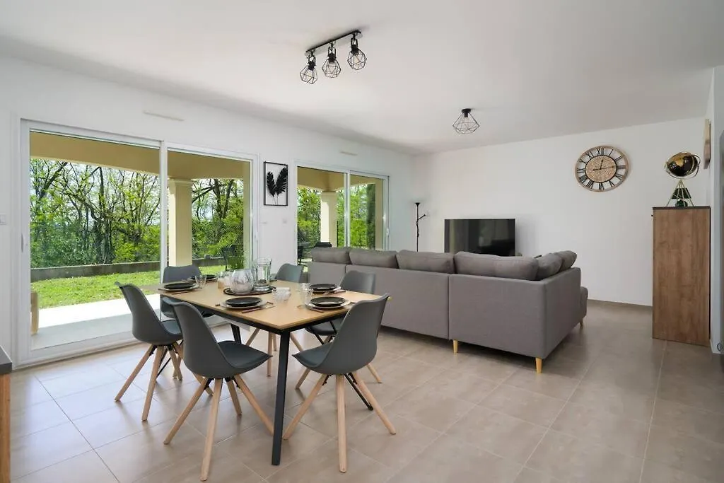 Seyssuel • Villa Paisible • Hostisy France